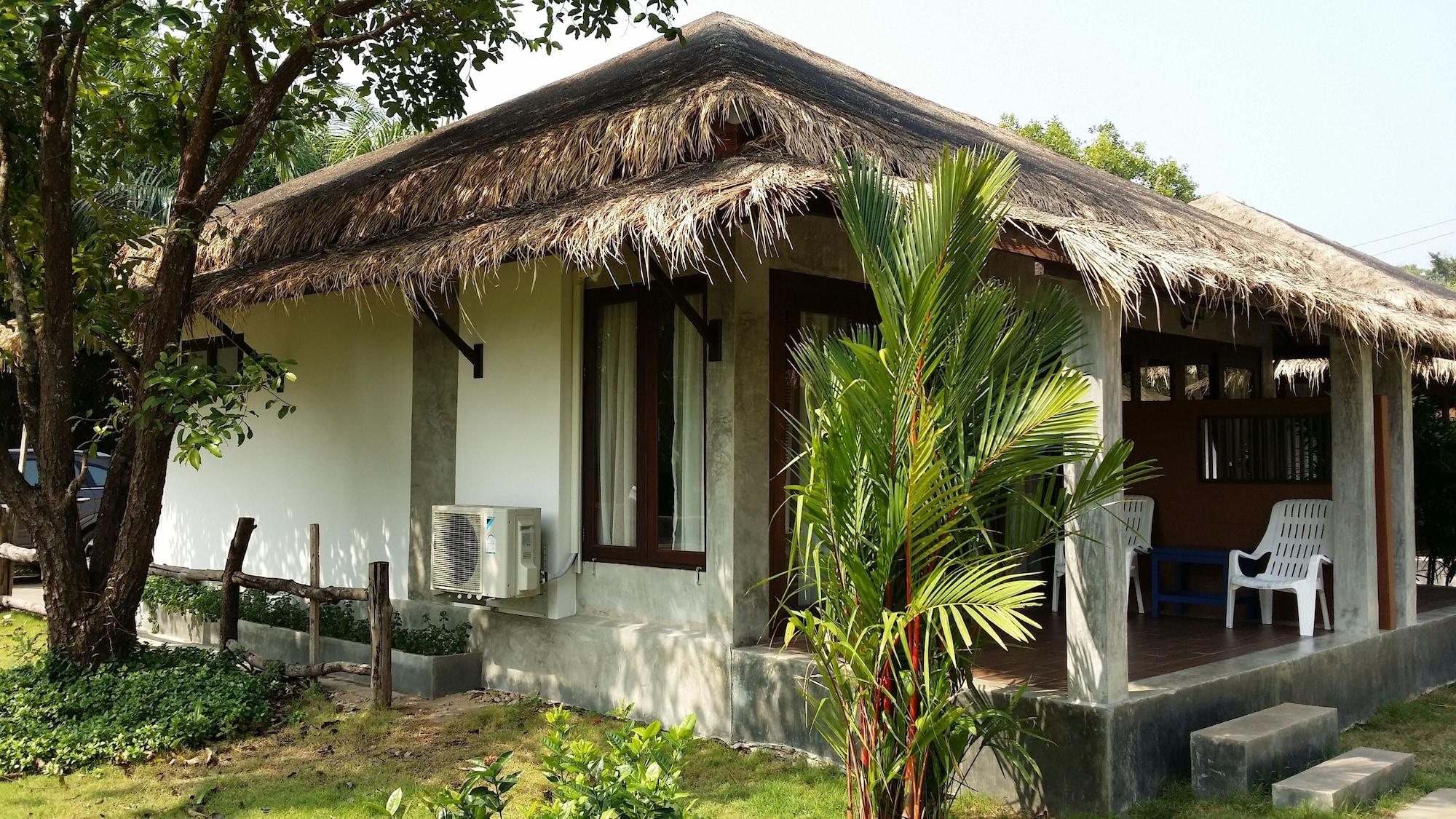 Nana Beach Hotel & Resort Pathiu Exterior photo