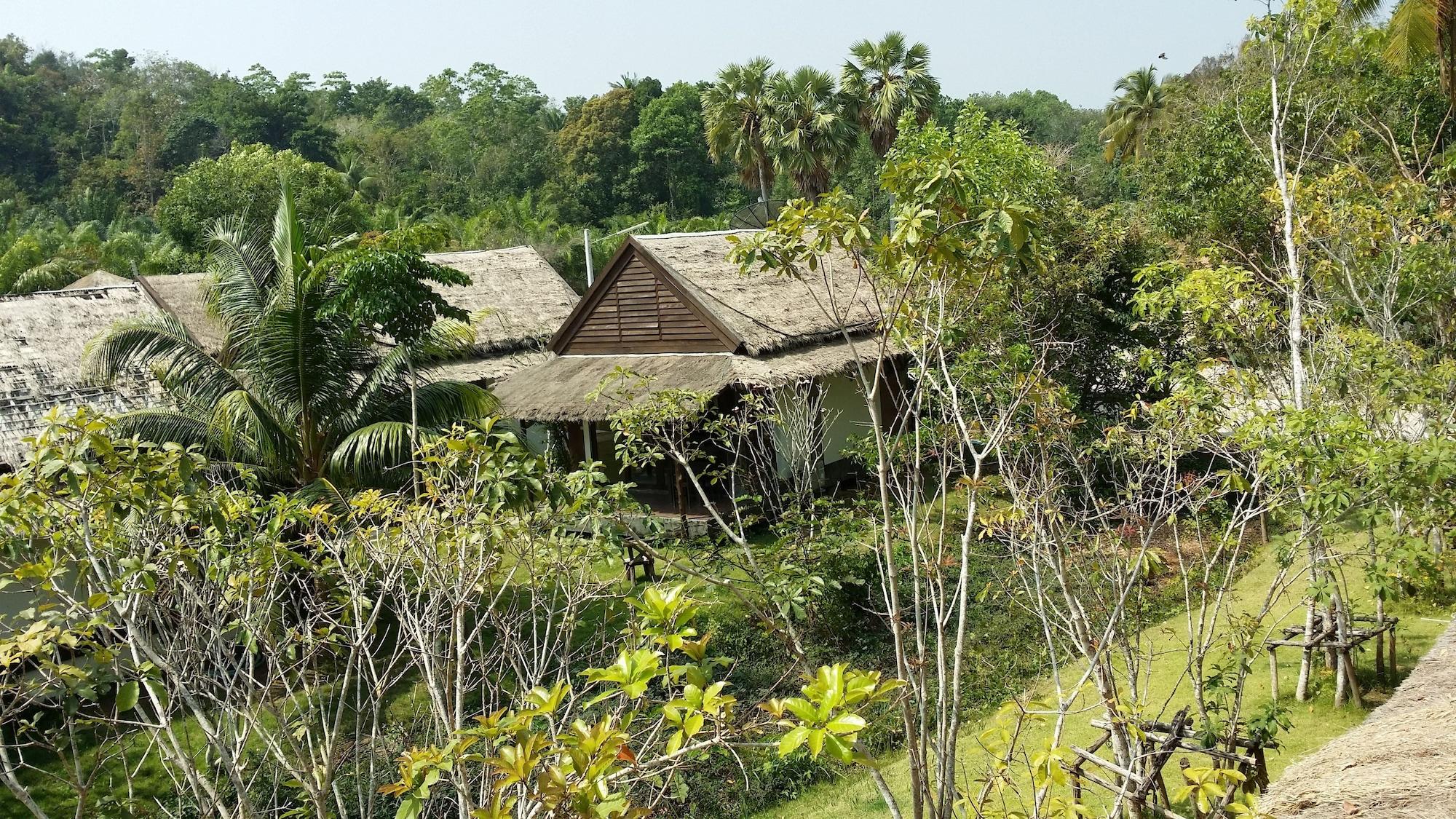 Nana Beach Hotel & Resort Pathiu Exterior photo